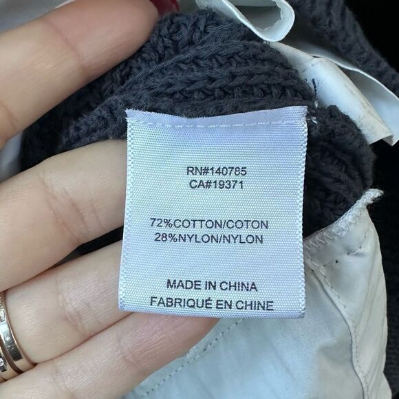 Brochu Walker Gray Sleeveless Sweater with White Hem - Picture 5 of 9